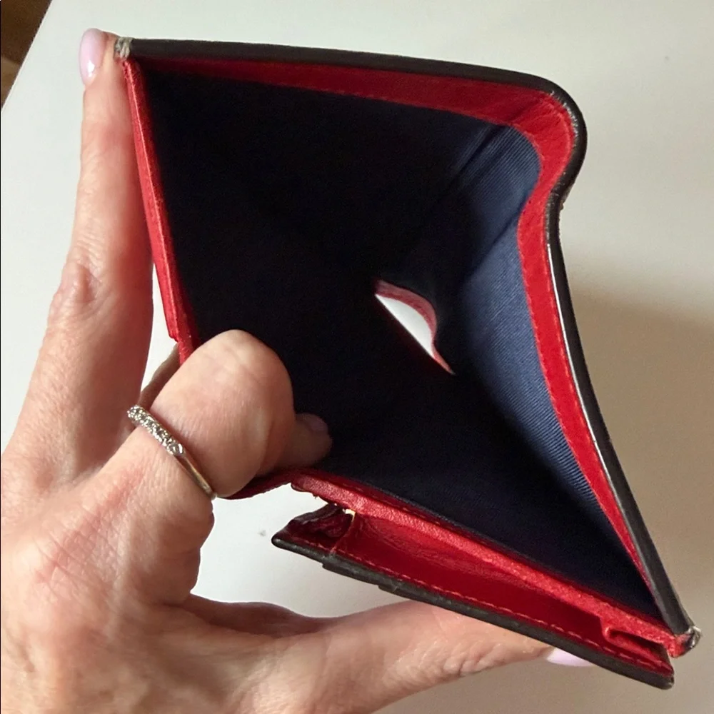 Gucci GG Blooms Supreme Compact Wallet – Red Leather Interior - Picture 8 of 11